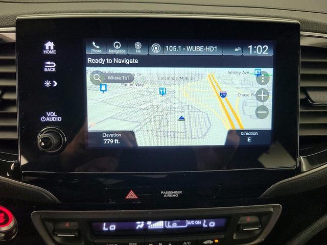 Photo of 2022 White Honda Pilot