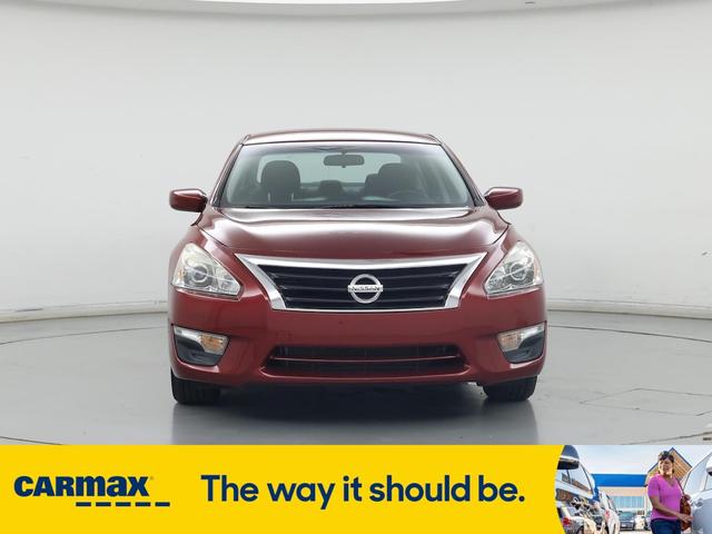Photo of 2015 Burgundy Nissan Altima
