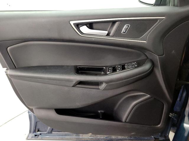 Photo of 2020 Green Ford Edge