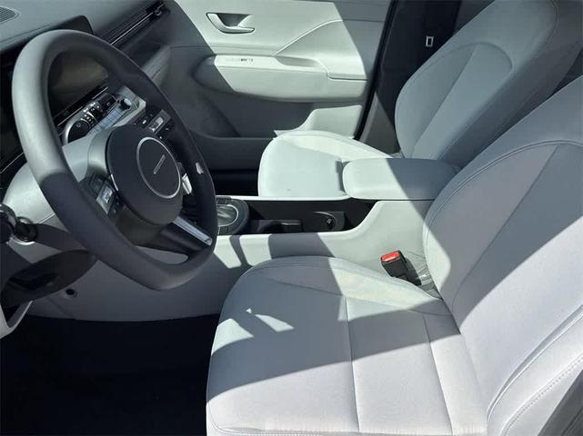 Photo of 2025 Atlas White Hyundai KONA