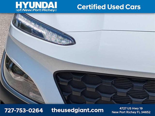 Photo of 2023 Lunar White Hyundai KONA