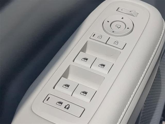 Photo of 2026 Ecotronic Gray Hyundai SANTA FE