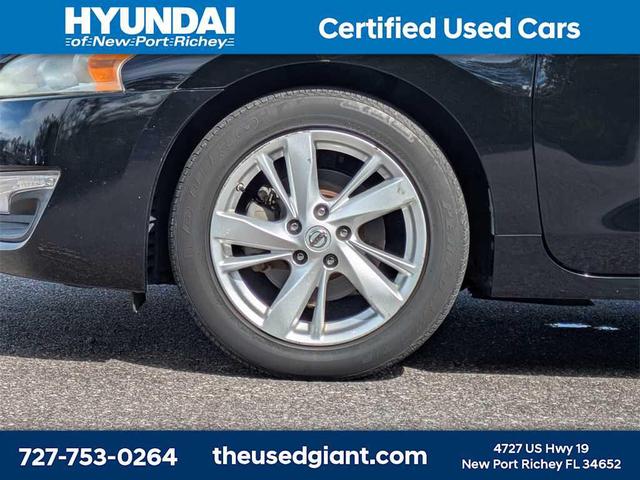 Photo of 2013 Super Black Nissan Altima