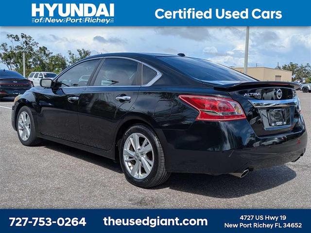 Photo of 2013 Super Black Nissan Altima