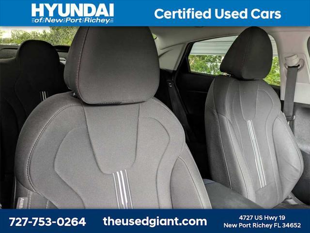 Photo of 2022 Phantom Black Hyundai ELANTRA