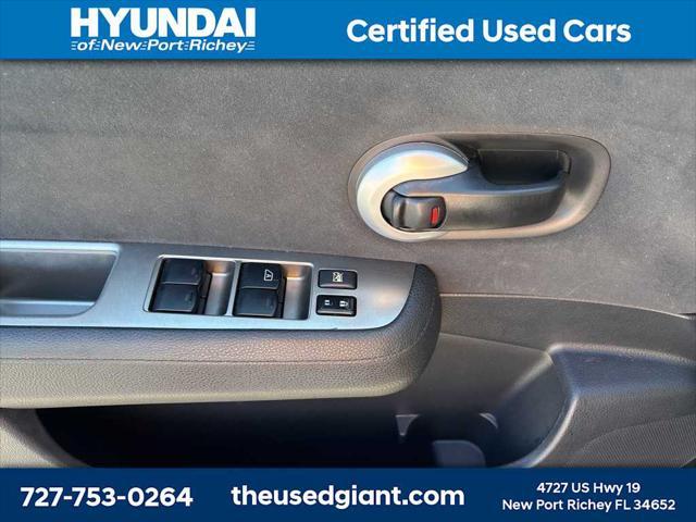 Photo of 2012 Magnetic Gray Metallic Nissan Versa