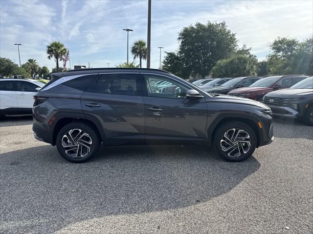 Photo of 2025 Titan Gray Hyundai TUCSON Hybrid
