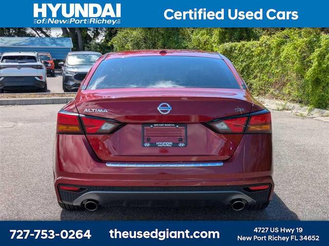 Photo of 2022 Scarlet Ember Tintcoat Nissan Altima