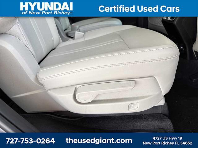 Photo of 2023 Everlasting Silver Kia Sorento
