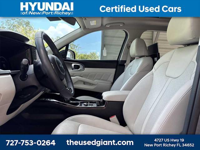 Photo of 2023 Everlasting Silver Kia Sorento