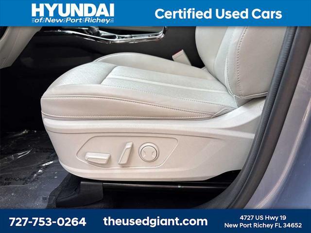 Photo of 2023 Everlasting Silver Kia Sorento