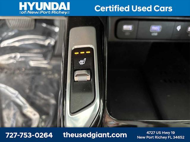 Photo of 2023 Everlasting Silver Kia Sorento
