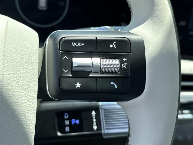 Photo of 2025 Earthy Brass Matte Hyundai SANTA FE HEV