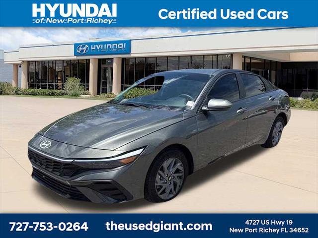 Photo of 2024 Amazon Gray Hyundai ELANTRA