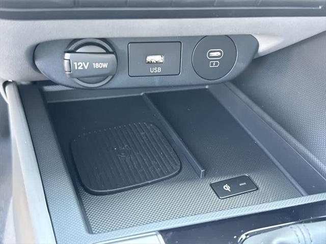Photo of 2025 Abyss Black Hyundai ELANTRA