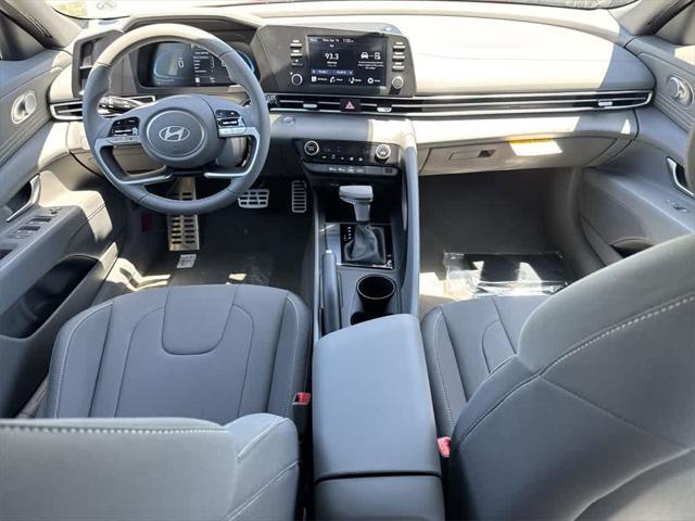 Photo of 2025 Abyss Black Hyundai ELANTRA