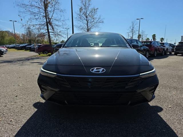 Photo of 2025 Abyss Black Hyundai ELANTRA