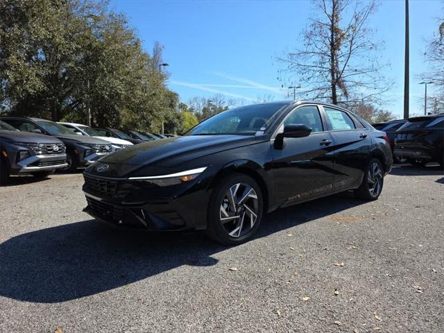 Photo of 2025 Abyss Black Hyundai ELANTRA