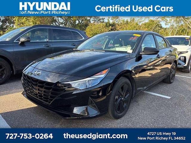 Photo of 2023 Phantom Black Hyundai ELANTRA