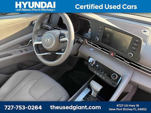 Photo of 2023 Phantom Black Hyundai ELANTRA