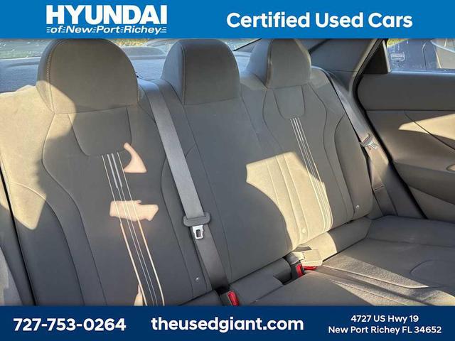 Photo of 2023 Phantom Black Hyundai ELANTRA