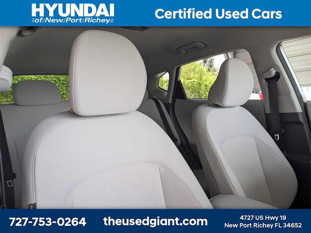 Photo of 2024 Atlas White Hyundai KONA