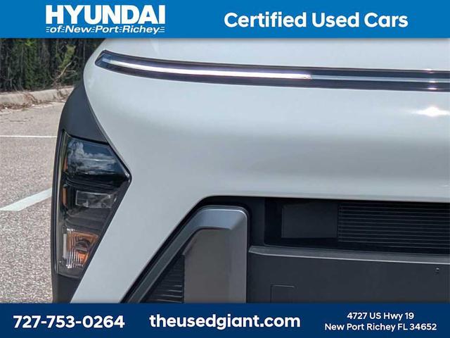 Photo of 2024 Atlas White Hyundai KONA
