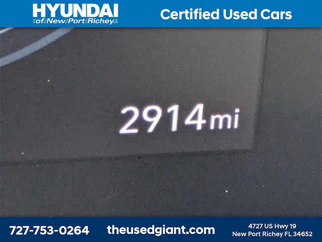Photo of 2024 Atlas White Hyundai KONA