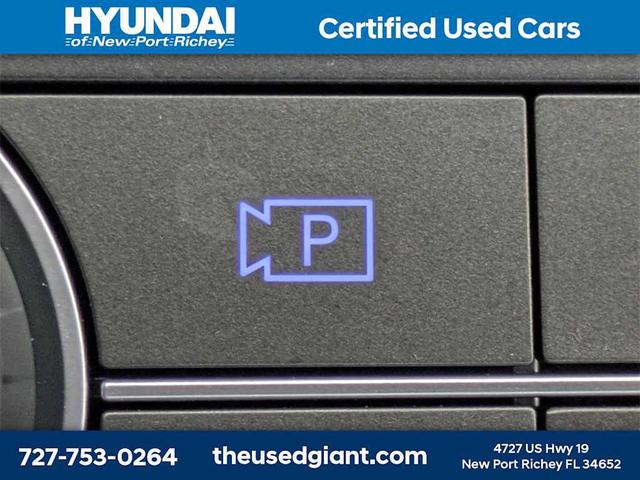 Photo of 2024 Atlas White Hyundai KONA