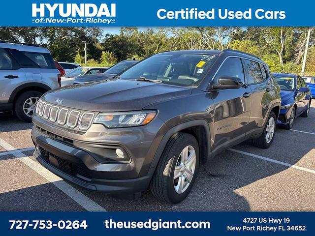 Photo of 2022 Granite Crystal Metallic Clearcoat Jeep Compass