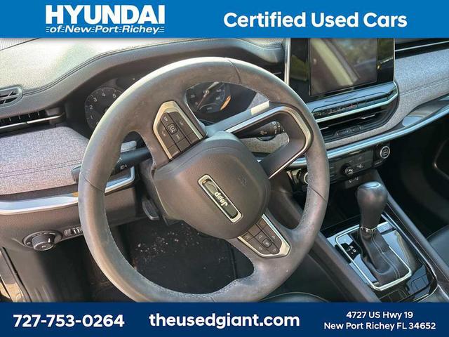 Photo of 2022 Granite Crystal Metallic Clearcoat Jeep Compass