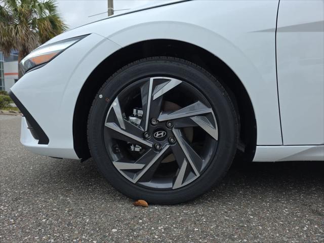 Photo of 2025 Serenity White Hyundai ELANTRA