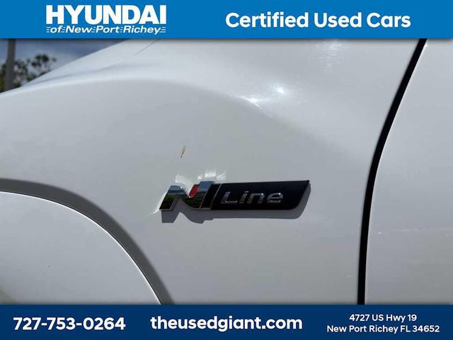 Photo of 2022 Lunar White Hyundai KONA