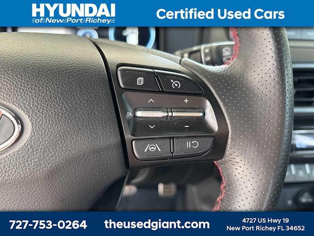 Photo of 2022 Lunar White Hyundai KONA