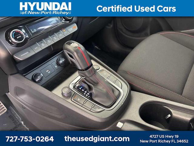 Photo of 2022 Lunar White Hyundai KONA