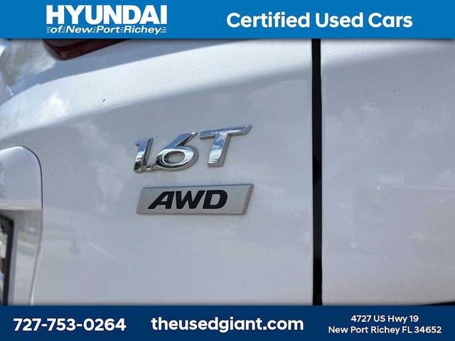 Photo of 2022 Lunar White Hyundai KONA