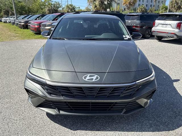 Photo of 2025 Amazon Gray Hyundai ELANTRA