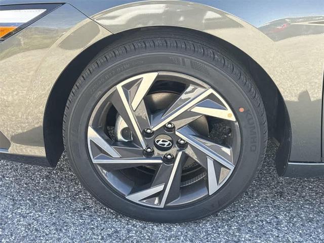 Photo of 2025 Amazon Gray Hyundai ELANTRA