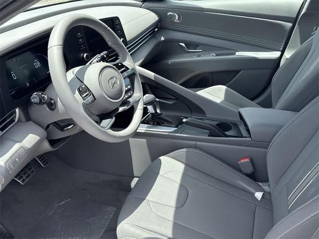 Photo of 2025 Amazon Gray Hyundai ELANTRA
