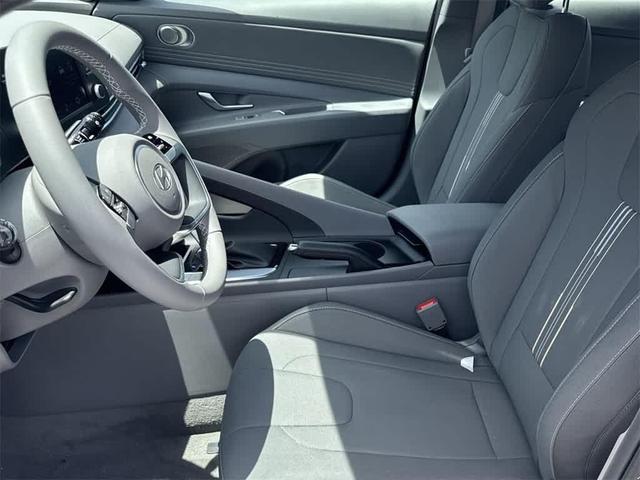 Photo of 2025 Amazon Gray Hyundai ELANTRA