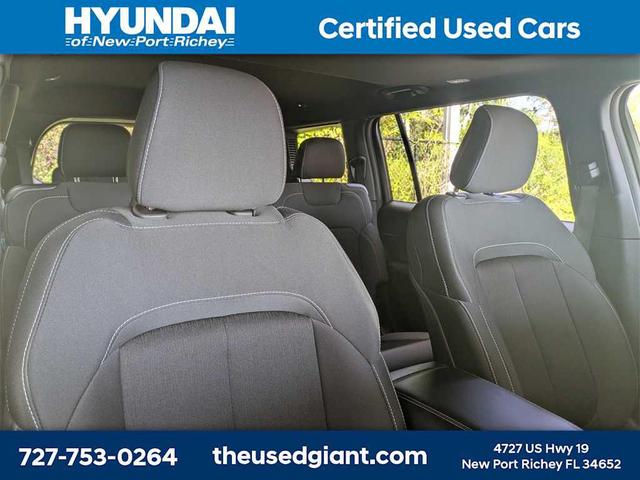 Photo of 2024 Diamond Black Crystal Pearlcoat Jeep Grand Cherokee L
