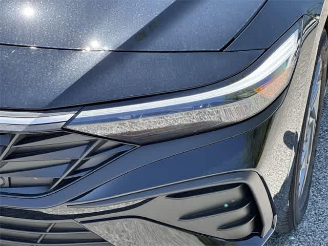Photo of 2025 Abyss Black Hyundai ELANTRA HEV