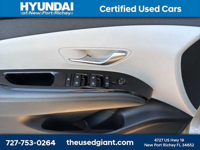 Photo of 2022 Shimmering Silver Hyundai TUCSON