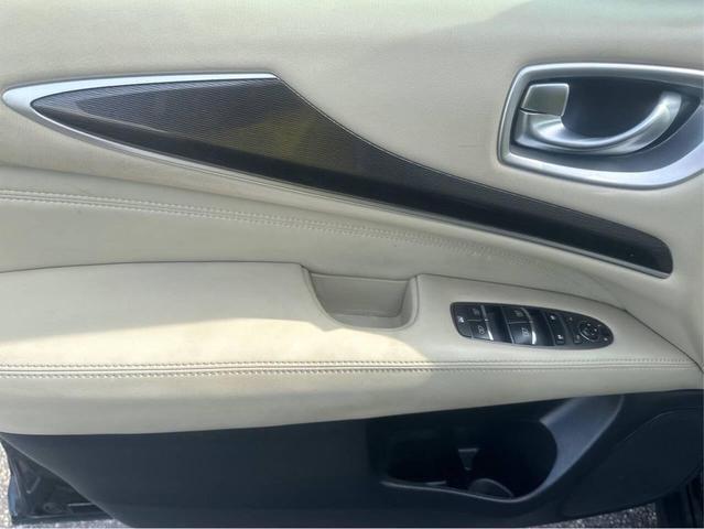 Photo of 2017 Black Obsidian INFINITI QX60