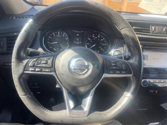 Photo of 2017 WHITE Nissan Rogue