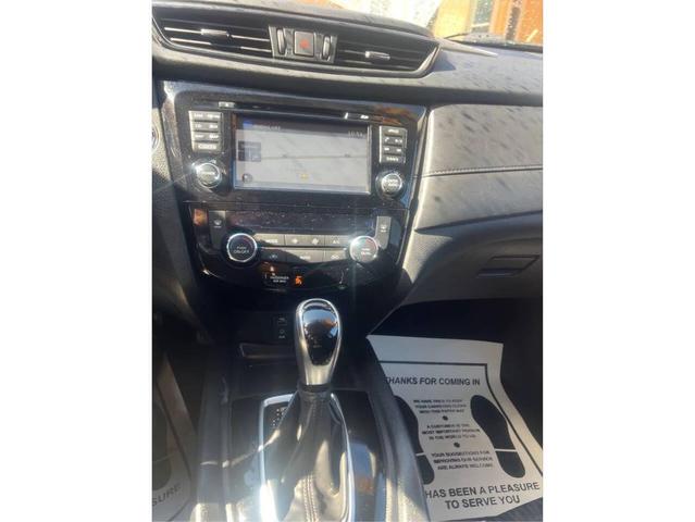 Photo of 2017 WHITE Nissan Rogue