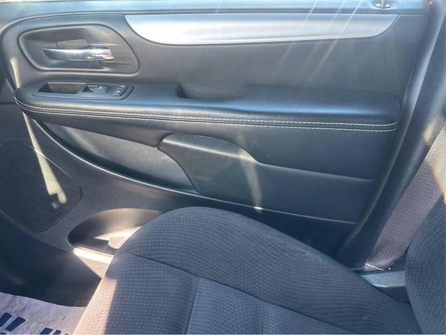 Photo of 2015 RED Dodge Grand Caravan