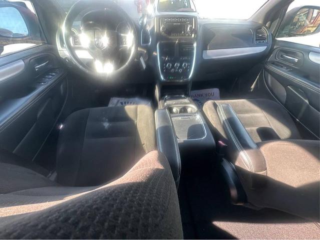 Photo of 2015 RED Dodge Grand Caravan