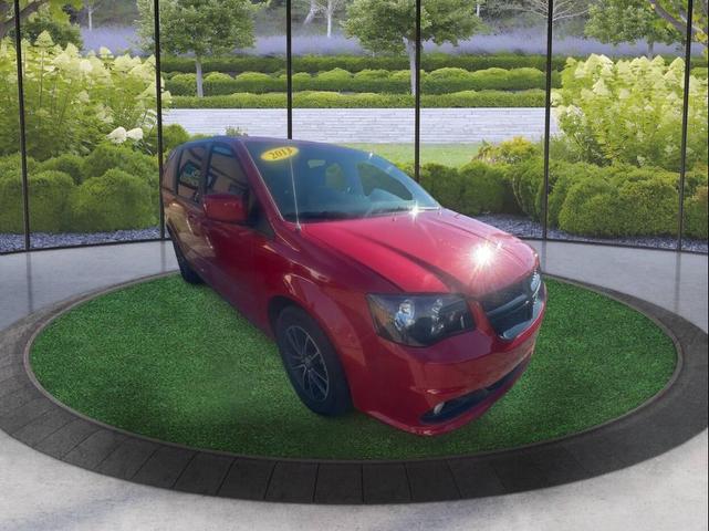 Photo of 2015 RED Dodge Grand Caravan
