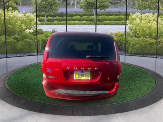 Photo of 2015 RED Dodge Grand Caravan